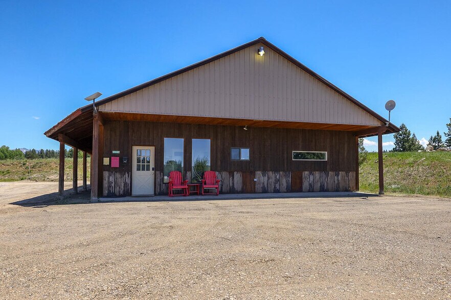 More Photos Of 105 E Jacob St, Mccall Service For Sale