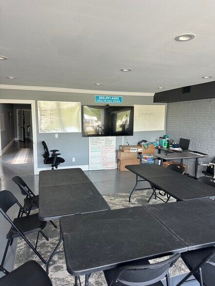 More Photos Of 206 N Church St, Lexington Freestanding For Lease