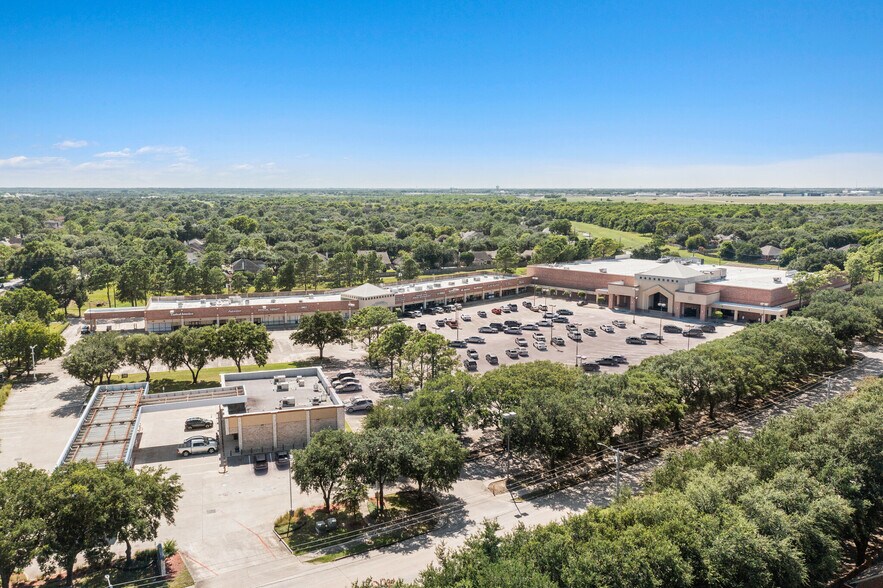 More Photos Of 2323 Clear Lake City Blvd, Houston Unknown For Lease