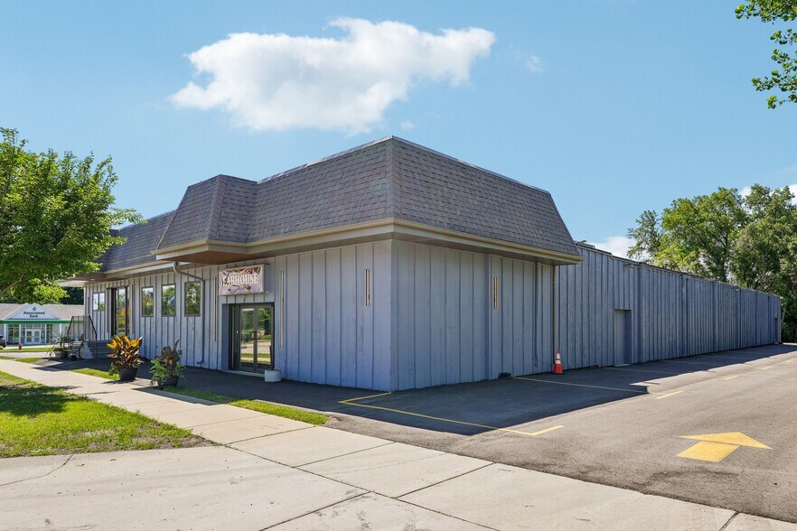 More Photos Of S76W17745 Janesville Rd, Muskego Restaurant For Sale