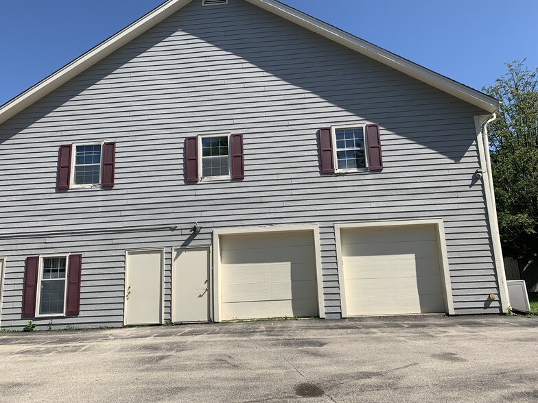 More Photos Of 14665 Lisbon Rd, Brookfield Medical For Lease