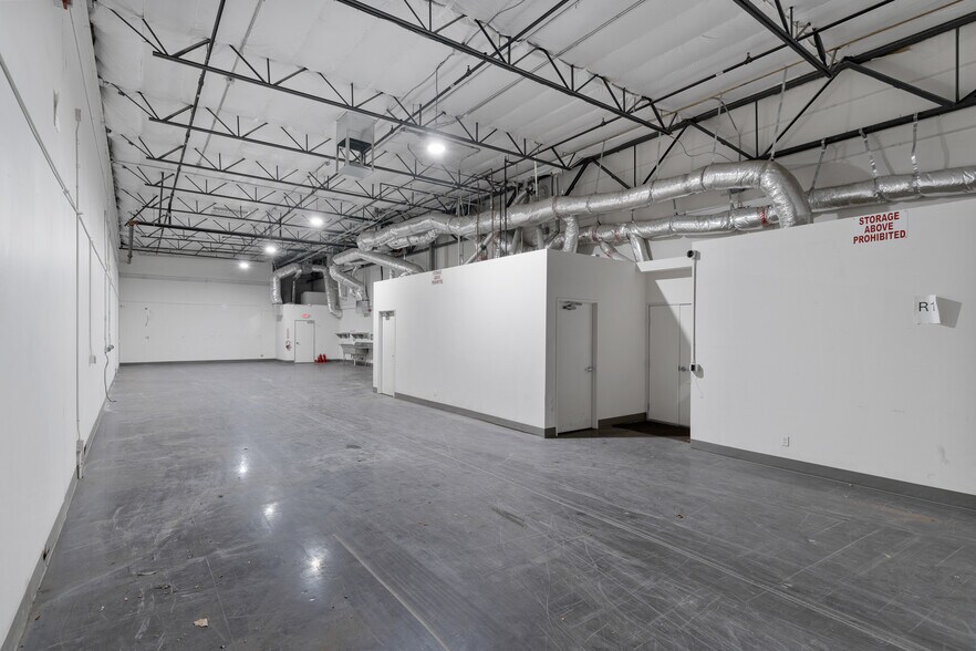 More Photos Of 2645 W Cheyenne Ave, North Las Vegas Research And Development For Sale