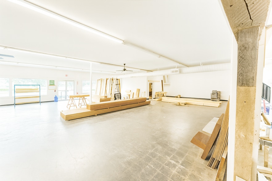 More Photos Of 2102 W 34th St, Houston General Retail For Sale