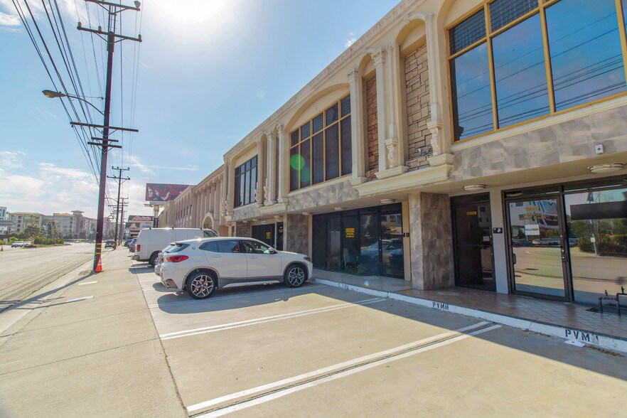 More Photos Of 12065-12069 Jefferson Blvd, Culver City Office For Lease