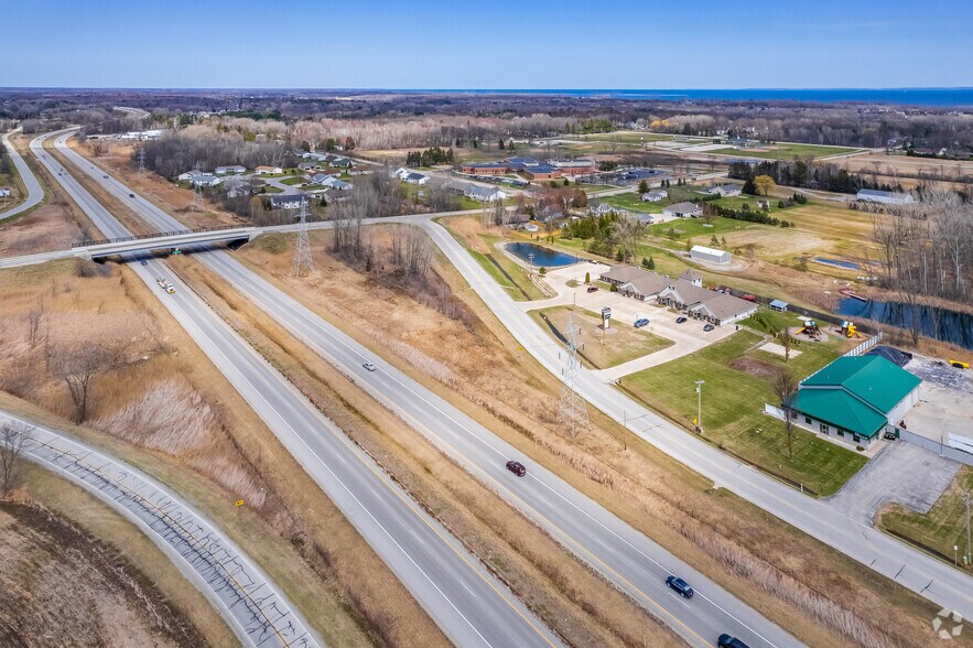 More Photos Of 2784 Deerfield Ave E, Suamico Medical For Lease