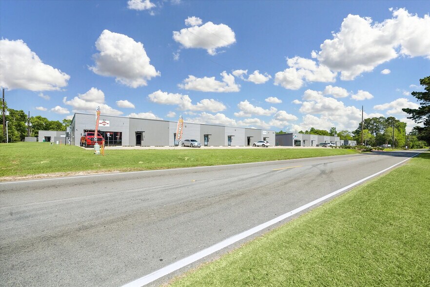 More Photos Of 22215 Mueschke Rd, Tomball Unknown For Lease
