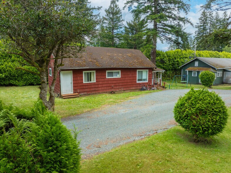 More Photos Of 498 W Central Blvd, Coquille Self Storage For Sale