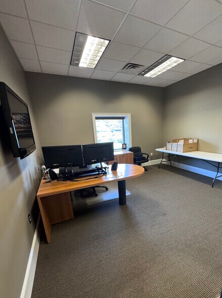More Photos Of 2355 US Highway 78, Moody Flex For Lease