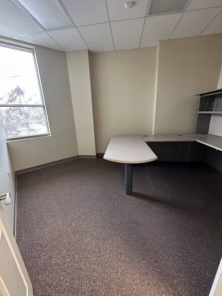 More Photos Of 323 Falls Dr NW, Abingdon Office For Sale