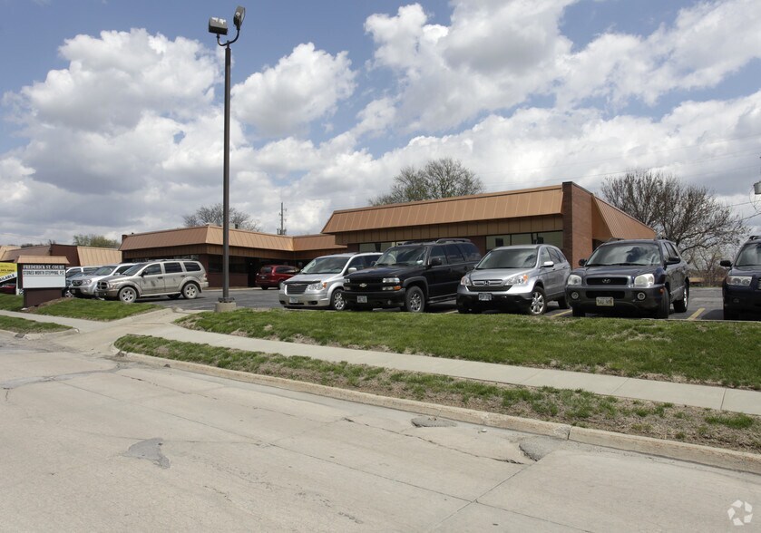 More Photos Of 8702-8720 Frederick St, Omaha Unknown For Lease