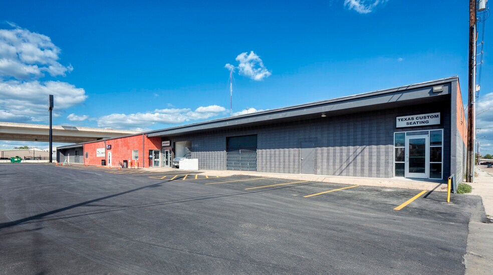 More Photos Of 1350-1390 N Colorado St, San Antonio Showroom For Lease