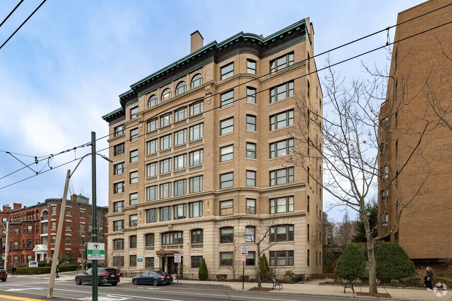 More Photos Of 1101 Beacon St, Brookline Medical For Lease