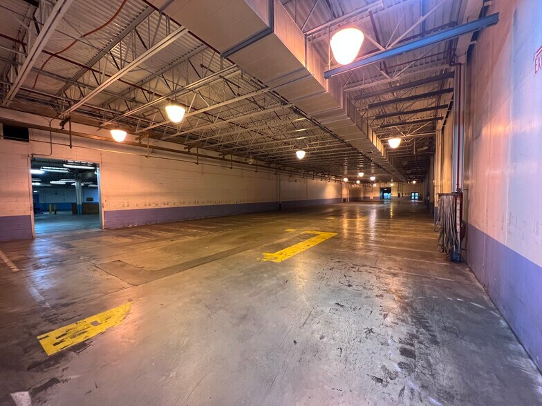 More Photos Of 3224 Cedar Creek Rd, Fayetteville Warehouse For Lease