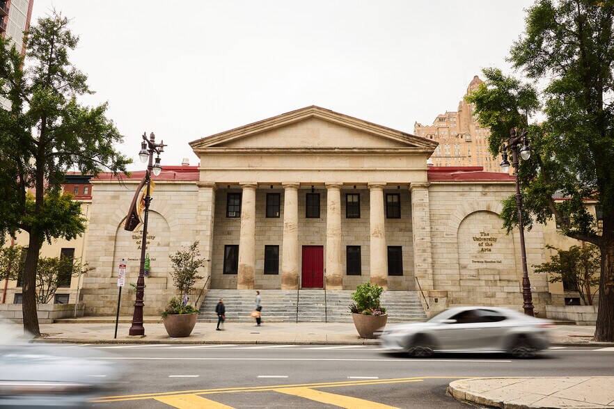 Primary Photo Of 320 S Broad St, Philadelphia Schools For Lease