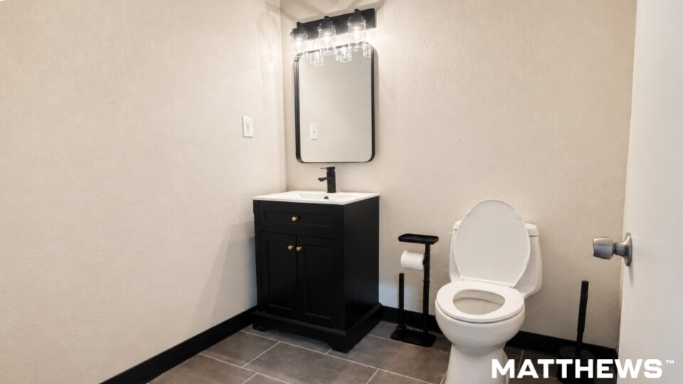 More Photos Of 21087 Cabot Blvd, Hayward Warehouse For Sale