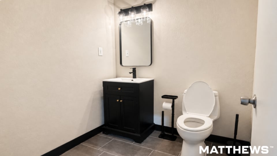 More Photos Of 21087 Cabot Blvd, Hayward Warehouse For Sale