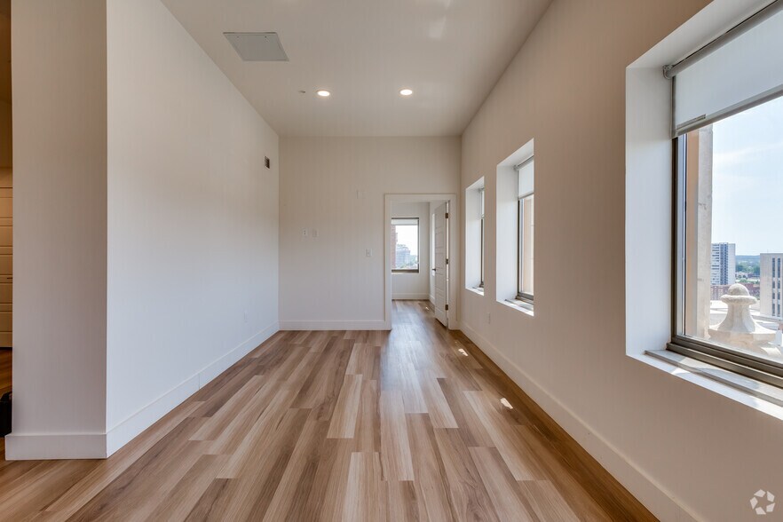 More Photos Of 403 S Cheyenne Ave, Tulsa Apartments For Lease