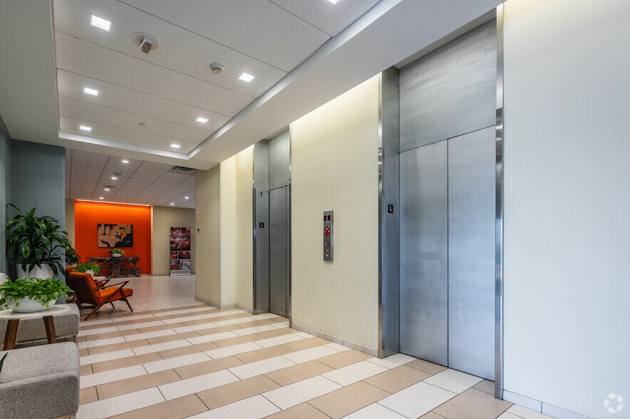 More Photos Of 164 Fort Couch Rd, Pittsburgh Hotel For Sale