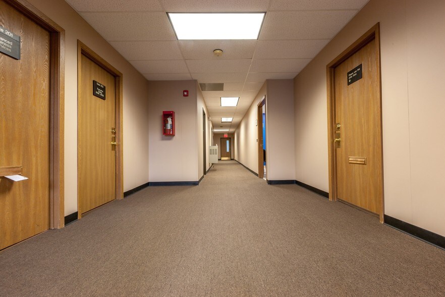 More Photos Of 127 E Lake St, Bloomingdale Office For Lease