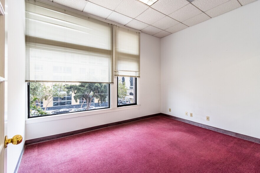 More Photos Of 1307-1311 Sutter St, San Francisco Storefront Retail Office For Sale