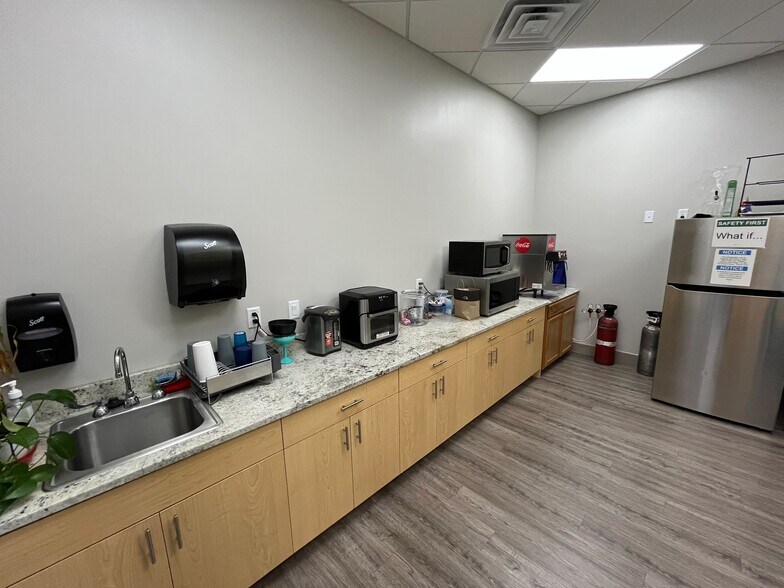 More Photos Of 1133-1153 N 1430 W, Orem Warehouse For Lease