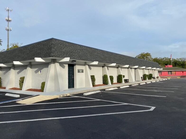 More Photos Of 1712-1736 University Blvd S, Jacksonville Medical For Sale