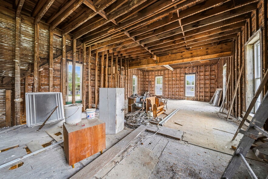 More Photos Of 2699 E Center St, North Kingsville Apartments For Sale