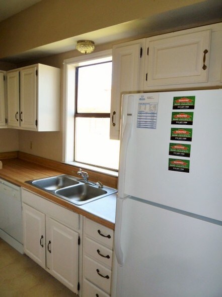 More Photos Of 207 Laurence Dr, Heath Office For Lease