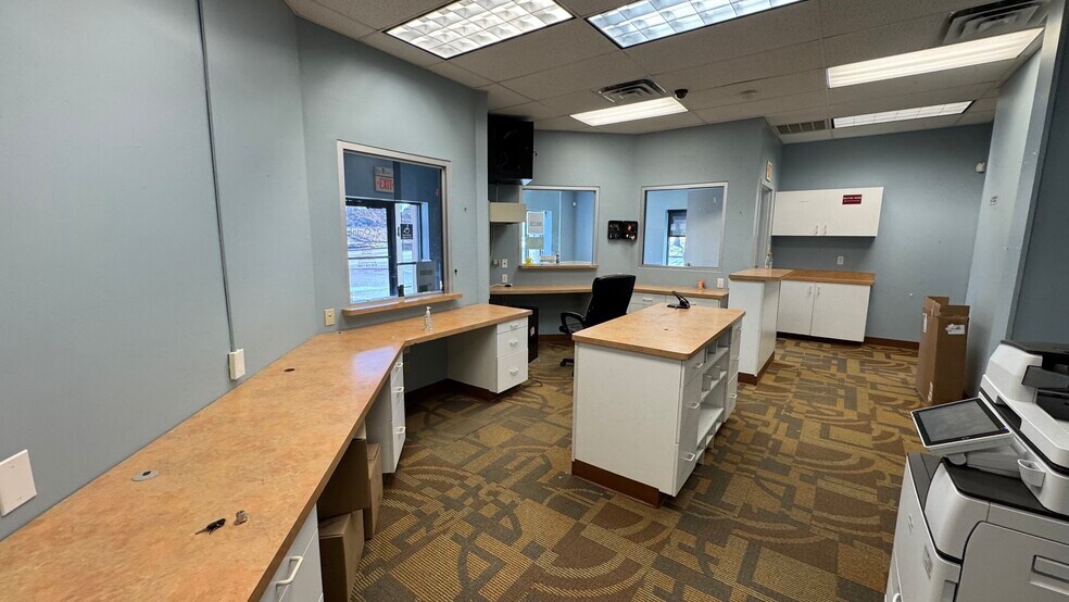 More Photos Of 4379 Easton Ave, Bethlehem Office For Sale