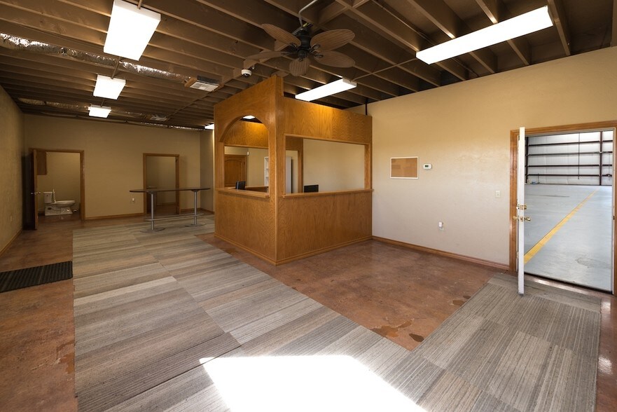 More Photos Of 1448 Darlington Rd NW, El Reno Warehouse For Lease