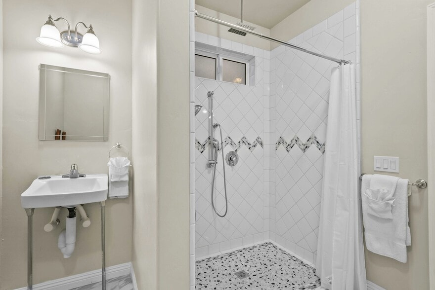 More Photos Of 266 Dolphin Dr, Whitethorn Hotel For Sale