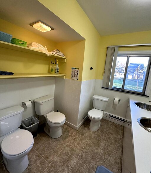 More Photos Of 83 Dunlop St, Richmond Hill Daycare Center For Sale