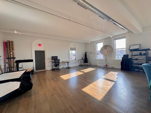 More Photos Of 1174-1178 River St, Hyde Park Office For Lease