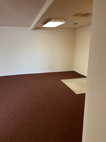 More Photos Of 1725-1731 W 16th St, Merced Warehouse For Lease