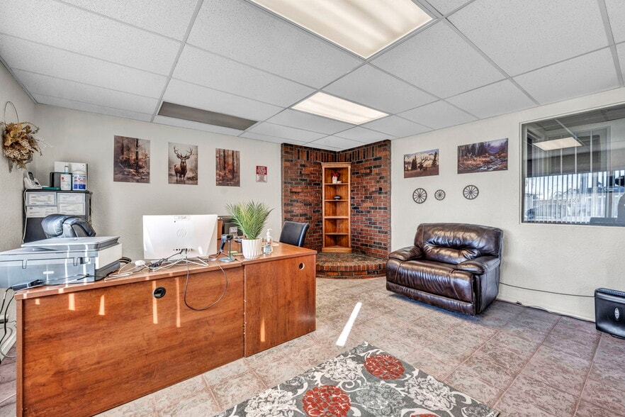 More Photos Of 2 Newcombe Ave, Yerington Office For Sale