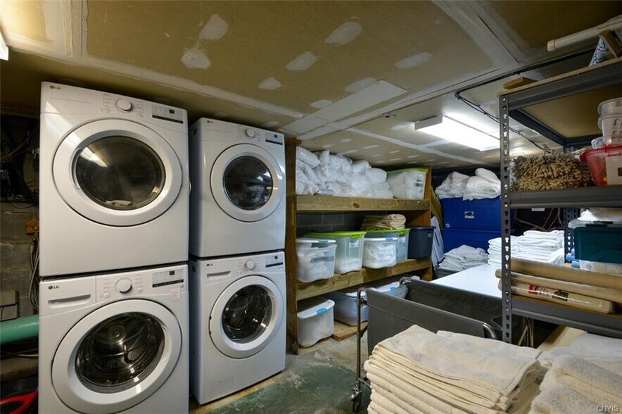 More Photos Of 6 Market St, Alexandria Bay Hotel For Sale