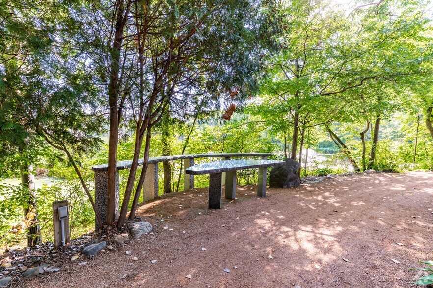 More Photos Of 5852-5870 Baker Rd, Minnetonka Unknown For Lease