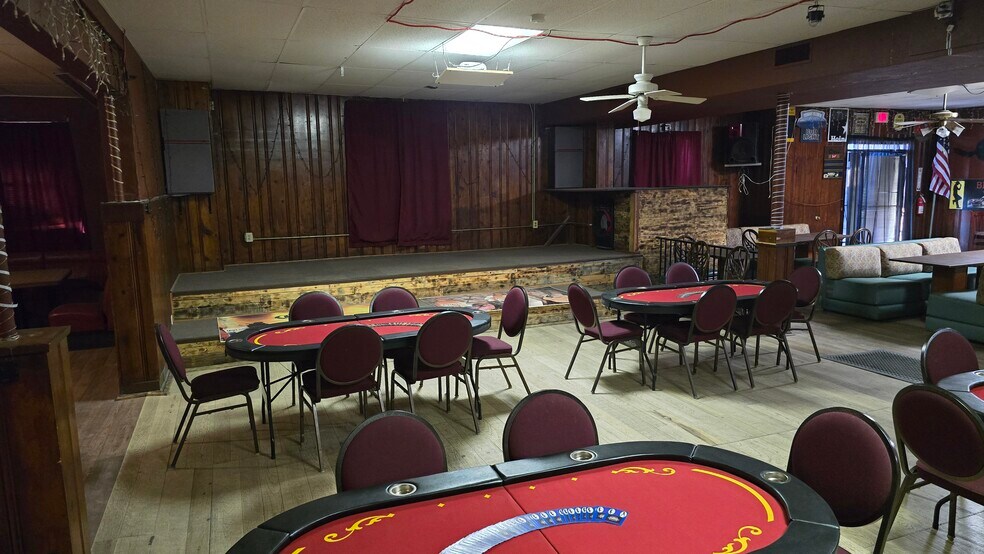 More Photos Of 200 E Frontier St, Eloy Bar For Sale