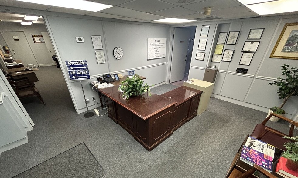 More Photos Of 1001 S Hull St, Montgomery Office For Sale