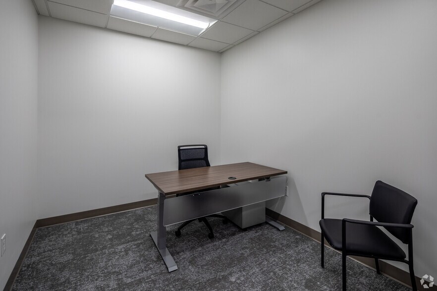 More Photos Of 214 Overlook Cir, Brentwood Office For Sale