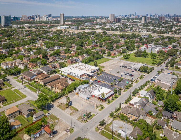 More Photos Of 2616 Blodgett St, Houston Office For Lease