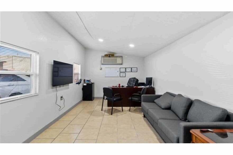 More Photos Of 7215 N Shepherd Dr, Houston Auto Repair For Sale