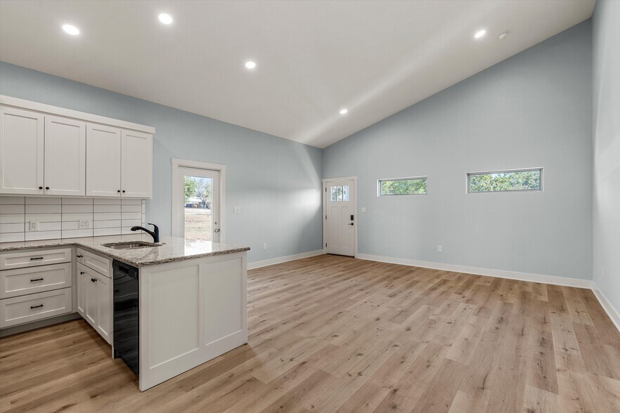More Photos Of 711 4th St, Eddy Specialty For Sale