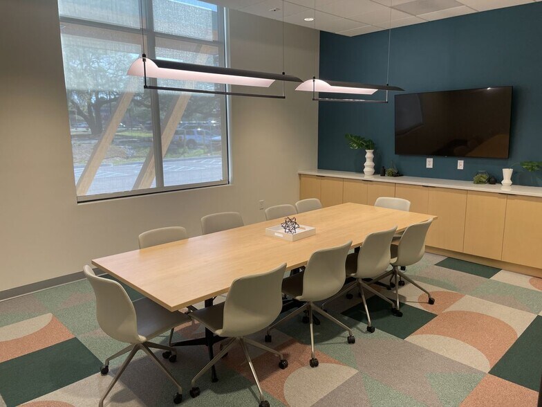 More Photos Of 5841 Rivers Ave, North Charleston Office For Lease
