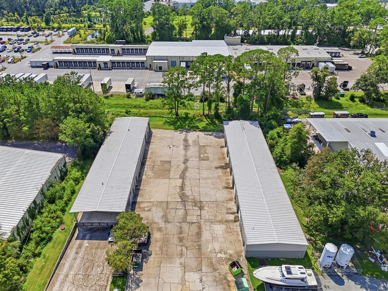 More Photos Of 1901 NW 67th Pl, Gainesville Light Manufacturing For Lease