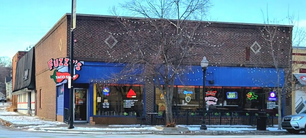 More Photos Of 1115 Massachusetts St, Lawrence Freestanding For Sale