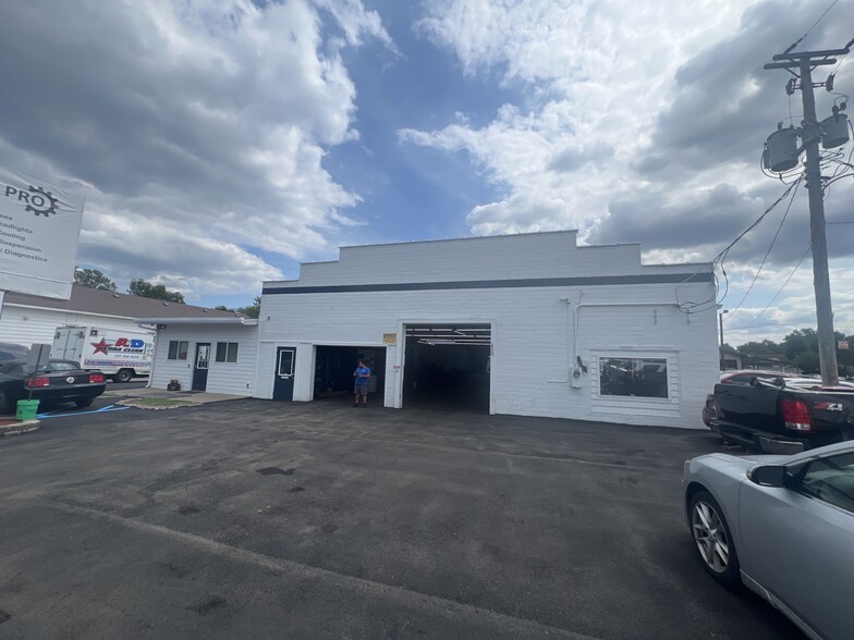 Primary Photo Of 1523 E Epler Ave, Indianapolis Auto Repair For Lease