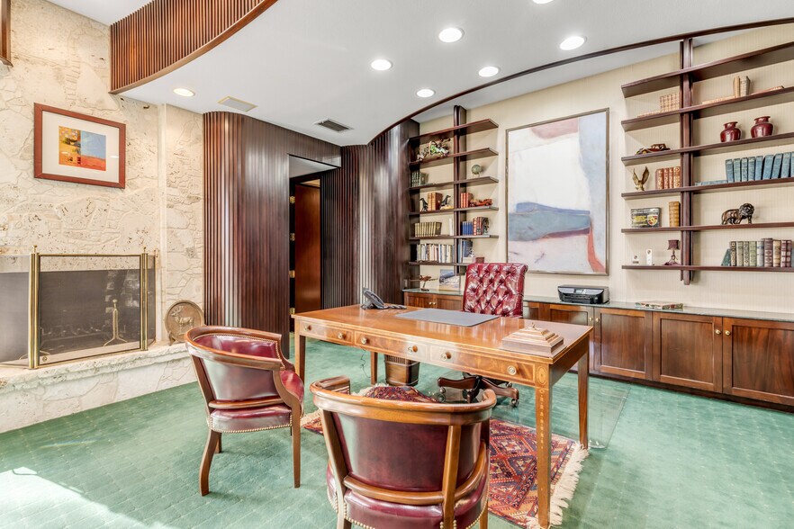 More Photos Of 100-104 Riverside Dr, New Smyrna Beach Office For Sale