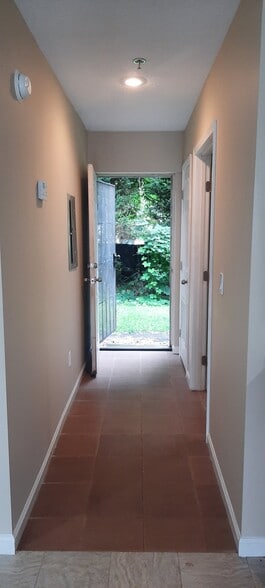 More Photos Of 6615 Dorothy Ln, Jonesboro Office Residential For Lease