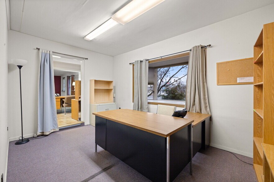 More Photos Of 521 N Derr Dr, Lewisburg Office Residential For Sale